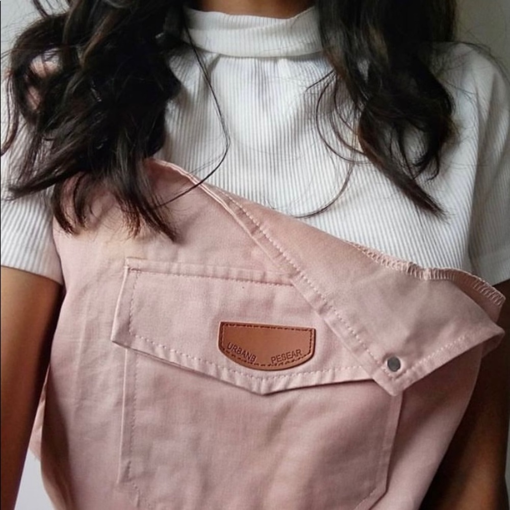 Hi! This is Pratiksha🤍🦋 Here to clear out pre-loved pieces from my wardrobe! - Picture 8 of 8